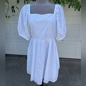 A new day white eyes let dress square neck M NWT